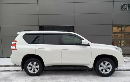 Toyota Land Cruiser Prado 150 рестайлинг 2, 2014 год, 3 250 000 рублей, 5 фотография