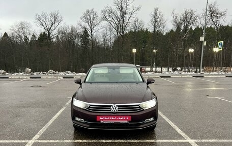 Volkswagen Passat B8 рестайлинг, 2015 год, 1 850 000 рублей, 2 фотография