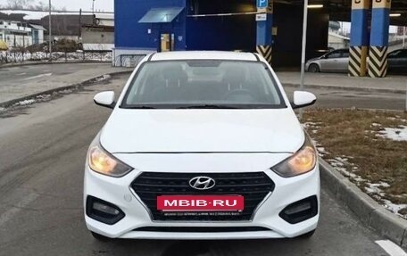 Hyundai Solaris II рестайлинг, 2018 год, 890 000 рублей, 2 фотография