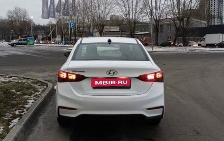 Hyundai Solaris II рестайлинг, 2018 год, 890 000 рублей, 7 фотография