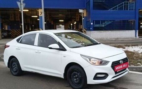 Hyundai Solaris II рестайлинг, 2018 год, 890 000 рублей, 4 фотография