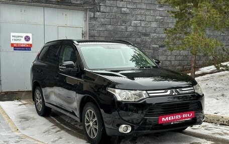 Mitsubishi Outlander III рестайлинг 3, 2012 год, 1 799 999 рублей, 5 фотография