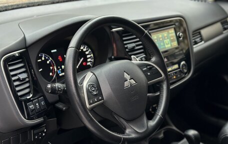 Mitsubishi Outlander III рестайлинг 3, 2012 год, 1 799 999 рублей, 16 фотография