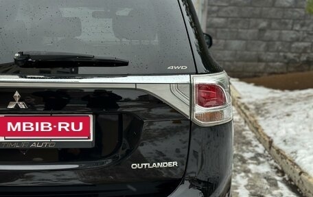 Mitsubishi Outlander III рестайлинг 3, 2012 год, 1 799 999 рублей, 11 фотография