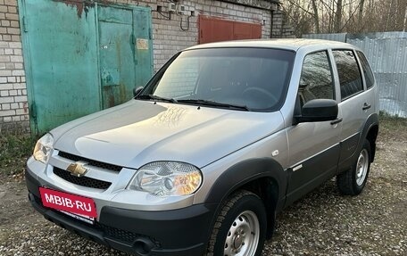 Chevrolet Niva I рестайлинг, 2016 год, 830 000 рублей, 2 фотография