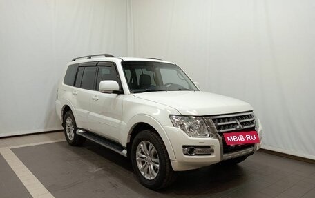 Mitsubishi Pajero IV, 2014 год, 2 650 000 рублей, 3 фотография