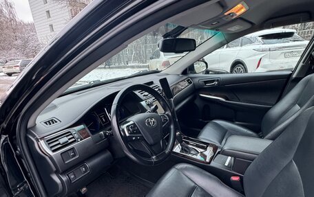 Toyota Camry, 2017 год, 2 190 000 рублей, 14 фотография