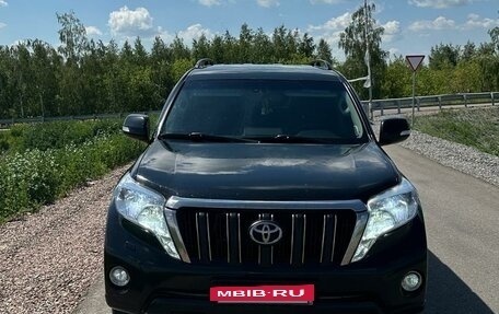 Toyota Land Cruiser Prado 150 рестайлинг 2, 2014 год, 3 000 000 рублей, 6 фотография