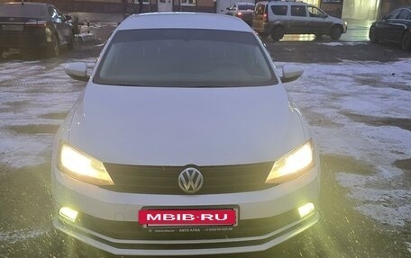 Volkswagen Jetta VI, 2015 год, 1 250 000 рублей, 14 фотография