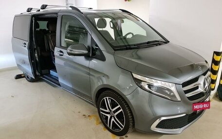 Mercedes-Benz V-Класс, 2019 год, 7 500 000 рублей, 2 фотография