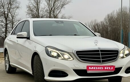 Mercedes-Benz E-Класс, 2013 год, 2 300 000 рублей, 3 фотография