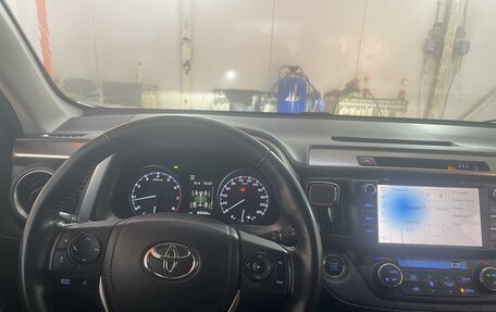 Toyota RAV4, 2018 год, 3 000 000 рублей, 11 фотография