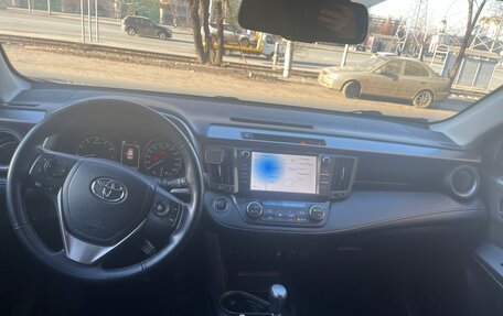 Toyota RAV4, 2018 год, 3 000 000 рублей, 8 фотография