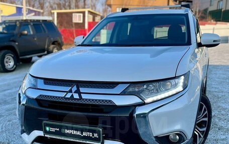 Mitsubishi Outlander III рестайлинг 3, 2016 год, 1 749 000 рублей, 4 фотография