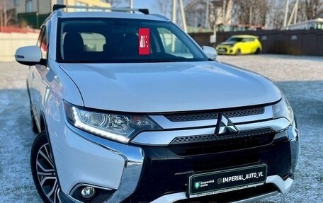 Mitsubishi Outlander III рестайлинг 3, 2016 год, 1 749 000 рублей, 2 фотография