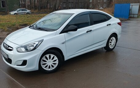 Hyundai Solaris II рестайлинг, 2013 год, 749 000 рублей, 2 фотография