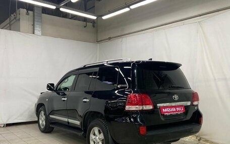 Toyota Land Cruiser 200, 2011 год, 3 180 000 рублей, 7 фотография