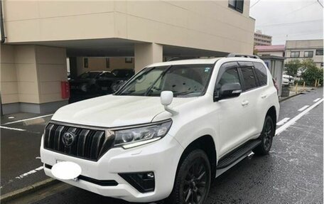 Toyota Land Cruiser Prado 150 рестайлинг 2, 2021 год, 3 266 000 рублей, 1 фотография