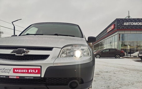 Chevrolet Niva I рестайлинг, 2018 год, 899 000 рублей, 10 фотография