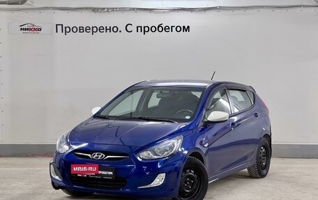 Hyundai Solaris II рестайлинг, 2012 год, 820 000 рублей, 24 фотография