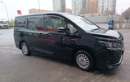 Toyota Voxy III, 2014 год, 2 050 000 рублей, 5 фотография