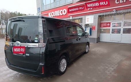 Toyota Voxy III, 2014 год, 2 050 000 рублей, 4 фотография