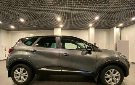 Renault Kaptur I рестайлинг, 2019 год, 2 100 000 рублей, 2 фотография