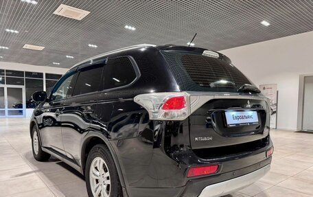 Mitsubishi Outlander III рестайлинг 3, 2014 год, 1 500 000 рублей, 6 фотография