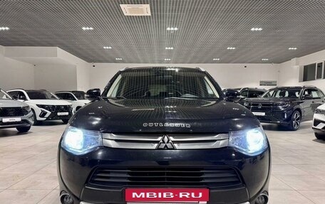 Mitsubishi Outlander III рестайлинг 3, 2014 год, 1 500 000 рублей, 9 фотография