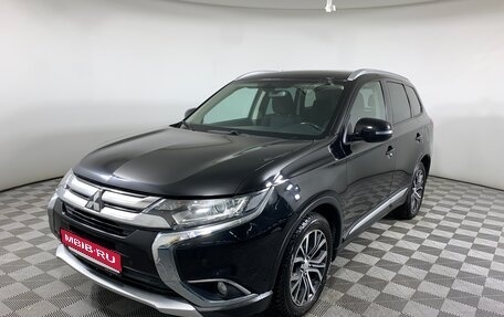 Mitsubishi Outlander III рестайлинг 3, 2018 год, 1 698 000 рублей, 1 фотография