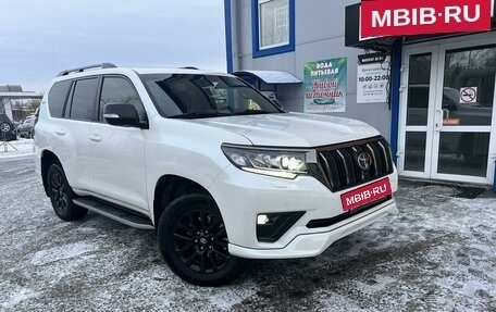 Toyota Land Cruiser Prado 150 рестайлинг 2, 2020 год, 7 000 000 рублей, 3 фотография