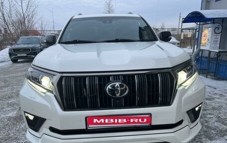 Toyota Land Cruiser Prado 150 рестайлинг 2, 2020 год, 7 000 000 рублей, 4 фотография