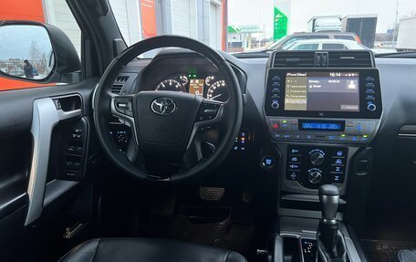 Toyota Land Cruiser Prado 150 рестайлинг 2, 2020 год, 7 000 000 рублей, 8 фотография