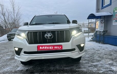 Toyota Land Cruiser Prado 150 рестайлинг 2, 2020 год, 7 000 000 рублей, 11 фотография