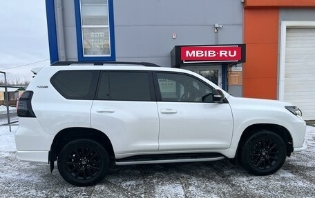 Toyota Land Cruiser Prado 150 рестайлинг 2, 2020 год, 7 000 000 рублей, 14 фотография