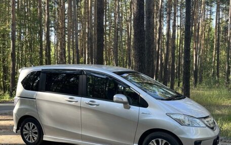 Honda Freed I, 2011 год, 1 350 000 рублей, 1 фотография