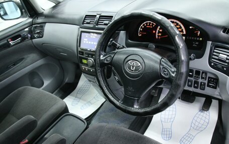 Toyota Ipsum II, 2001 год, 963 000 рублей, 24 фотография