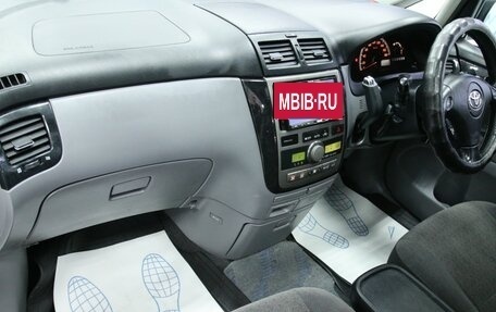 Toyota Ipsum II, 2001 год, 963 000 рублей, 28 фотография