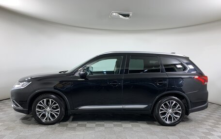 Mitsubishi Outlander III рестайлинг 3, 2018 год, 1 698 000 рублей, 8 фотография