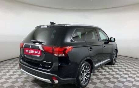 Mitsubishi Outlander III рестайлинг 3, 2018 год, 1 698 000 рублей, 5 фотография