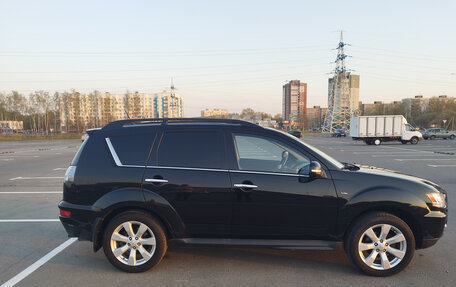 Mitsubishi Outlander III рестайлинг 3, 2011 год, 1 800 000 рублей, 3 фотография