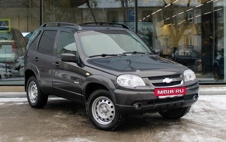 Chevrolet Niva I рестайлинг, 2015 год, 690 000 рублей, 3 фотография