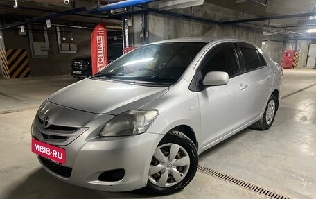 Toyota Belta, 2005 год, 690 000 рублей, 2 фотография