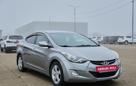 Hyundai Avante, 2011 год, 940 000 рублей, 3 фотография