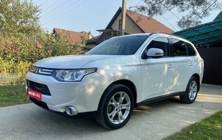 Mitsubishi Outlander III рестайлинг 3, 2013 год, 1 750 000 рублей, 1 фотография