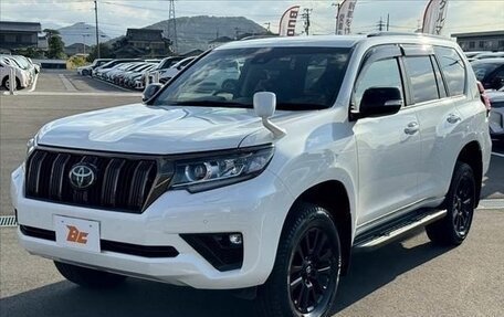 Toyota Land Cruiser Prado 150 рестайлинг 2, 2021 год, 4 500 000 рублей, 3 фотография