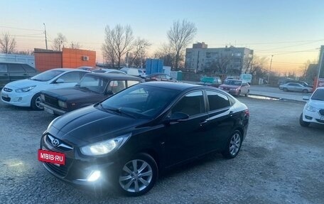 Hyundai Solaris II рестайлинг, 2012 год, 920 000 рублей, 2 фотография