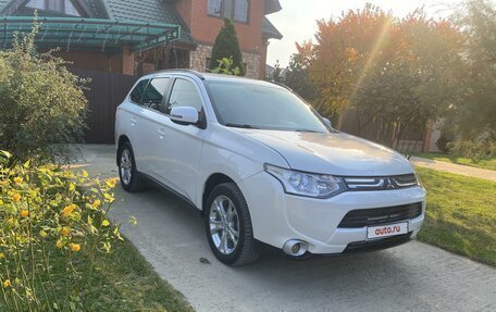 Mitsubishi Outlander III рестайлинг 3, 2013 год, 1 750 000 рублей, 3 фотография