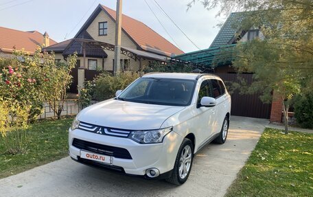 Mitsubishi Outlander III рестайлинг 3, 2013 год, 1 750 000 рублей, 6 фотография