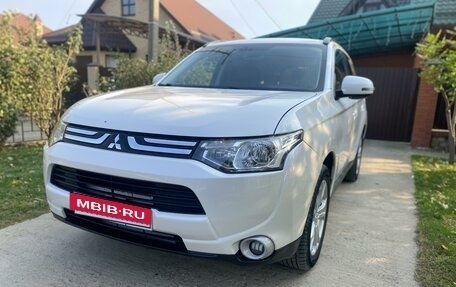 Mitsubishi Outlander III рестайлинг 3, 2013 год, 1 750 000 рублей, 7 фотография